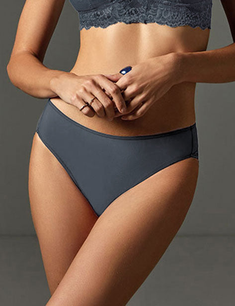 Janira Greta Brislip Color